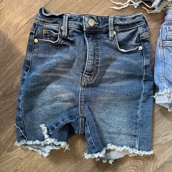 Bundle of Shorts - Picture 3 of 4